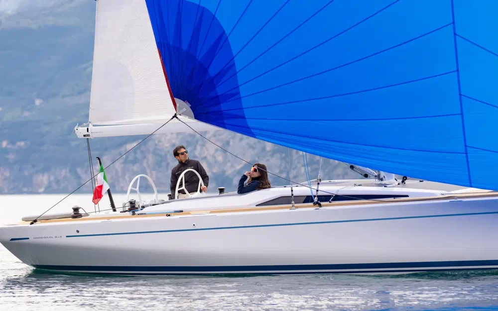 slider 1 Grand Soleil Blue