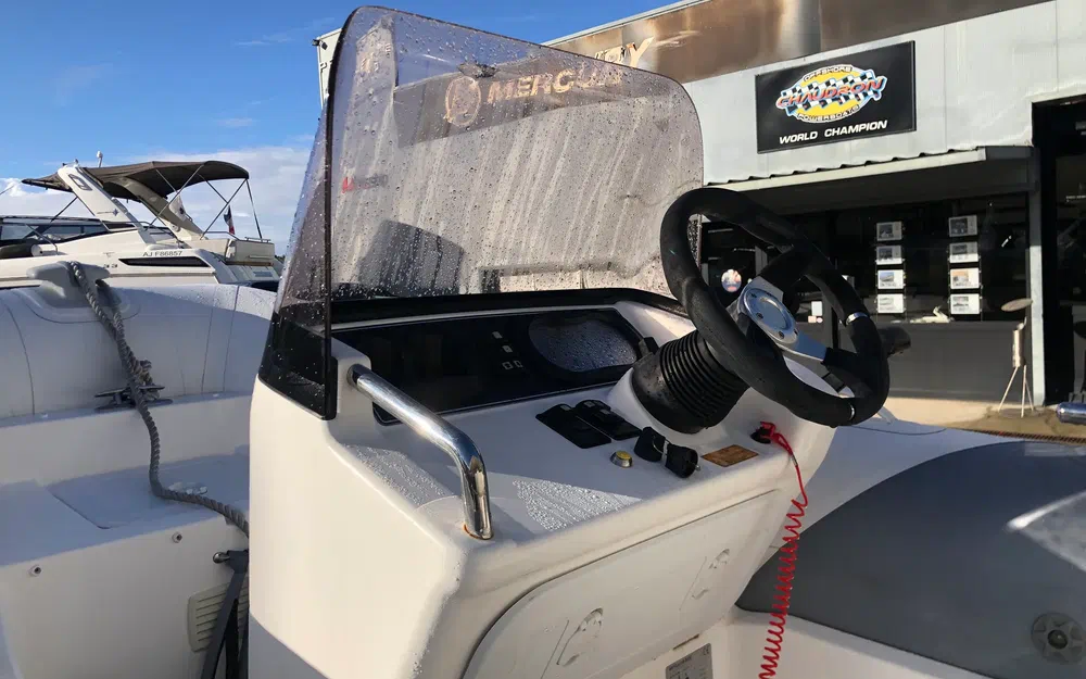 slider 6 Williams Performance Tenders Sportjet 400