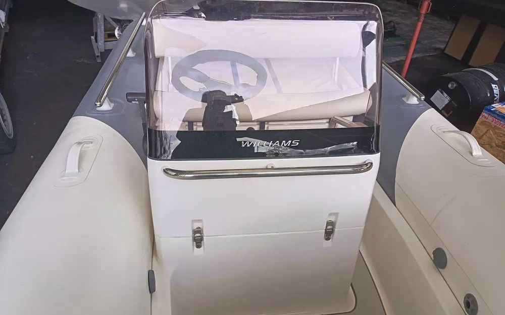 slider 5 Williams Performance Tenders Sportjet 400