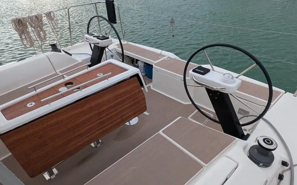 slider 4 Dufour 390 Grand Large