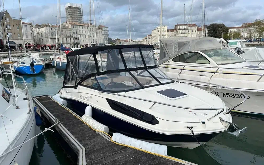 slider 1 Bayliner VR5 Cuddy OB