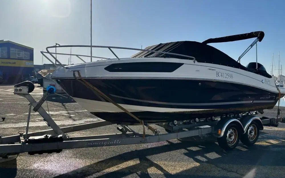 slider 3 Bayliner VR5 Cuddy OB
