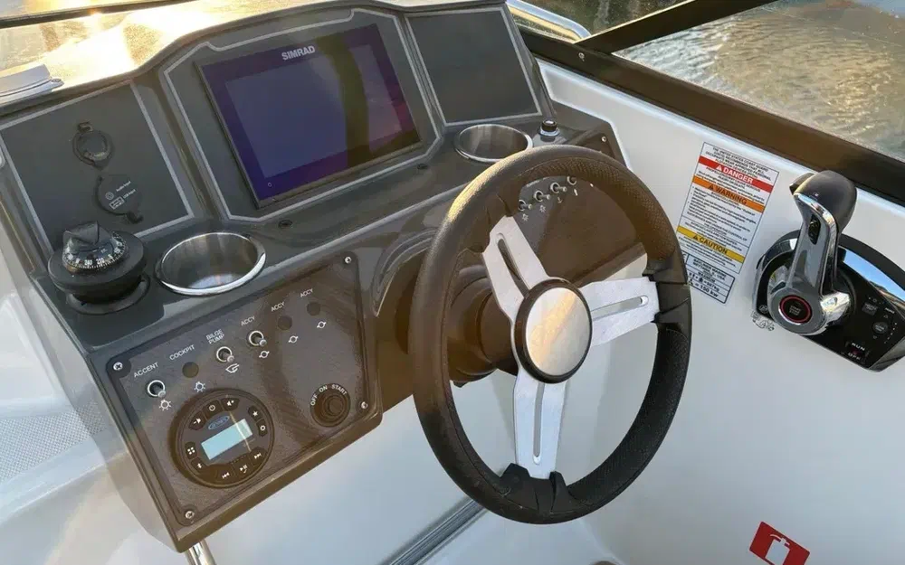 slider 8 Bayliner VR5 Cuddy OB