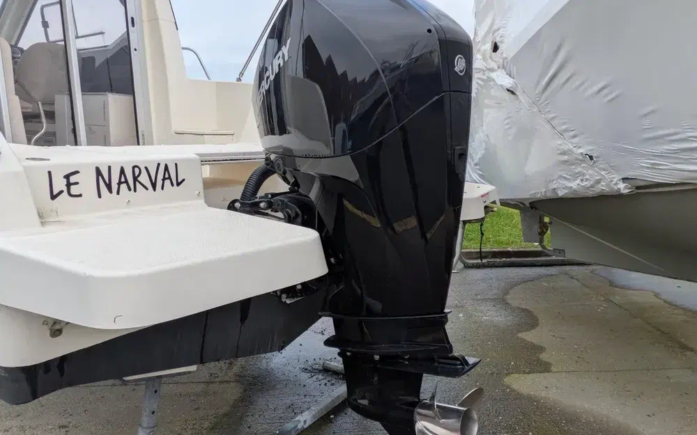 slider 21 Quicksilver Activ 675 Week-End