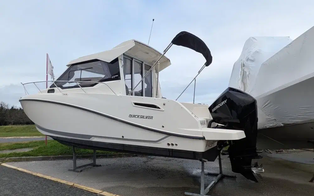 slider 6 Quicksilver Activ 675 Week-End