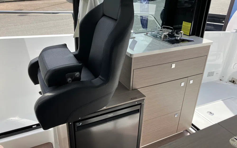 slider 12 Jeanneau MERRY FISHER 895 SPORT SERIE 2