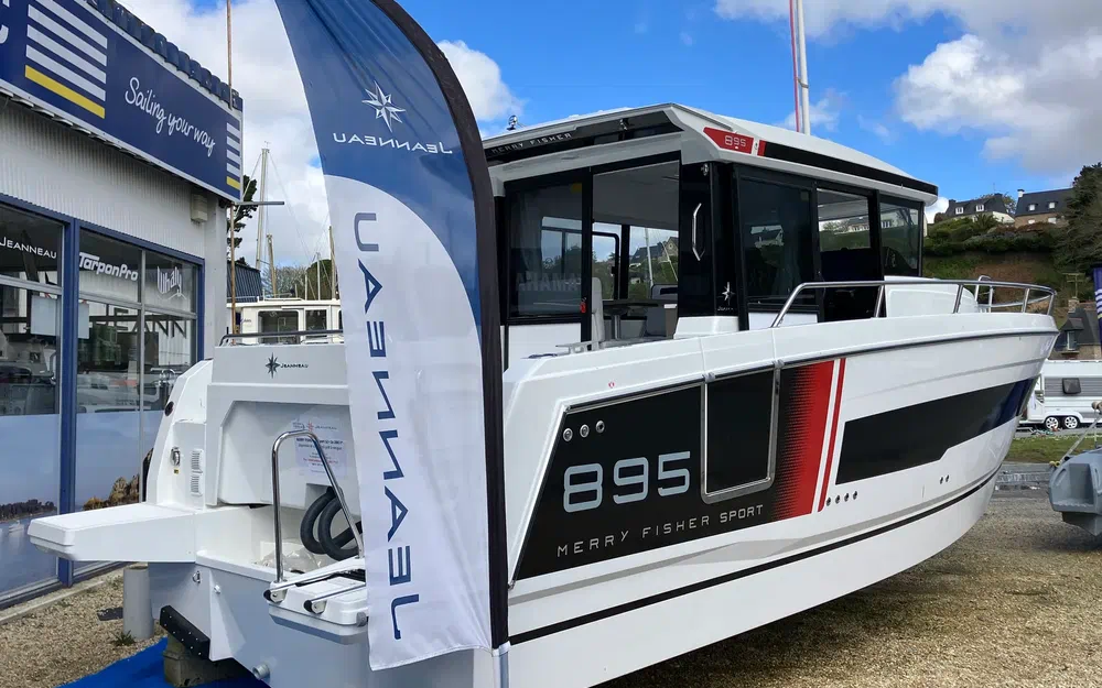 slider 1 Jeanneau MERRY FISHER 895 SPORT SERIE 2