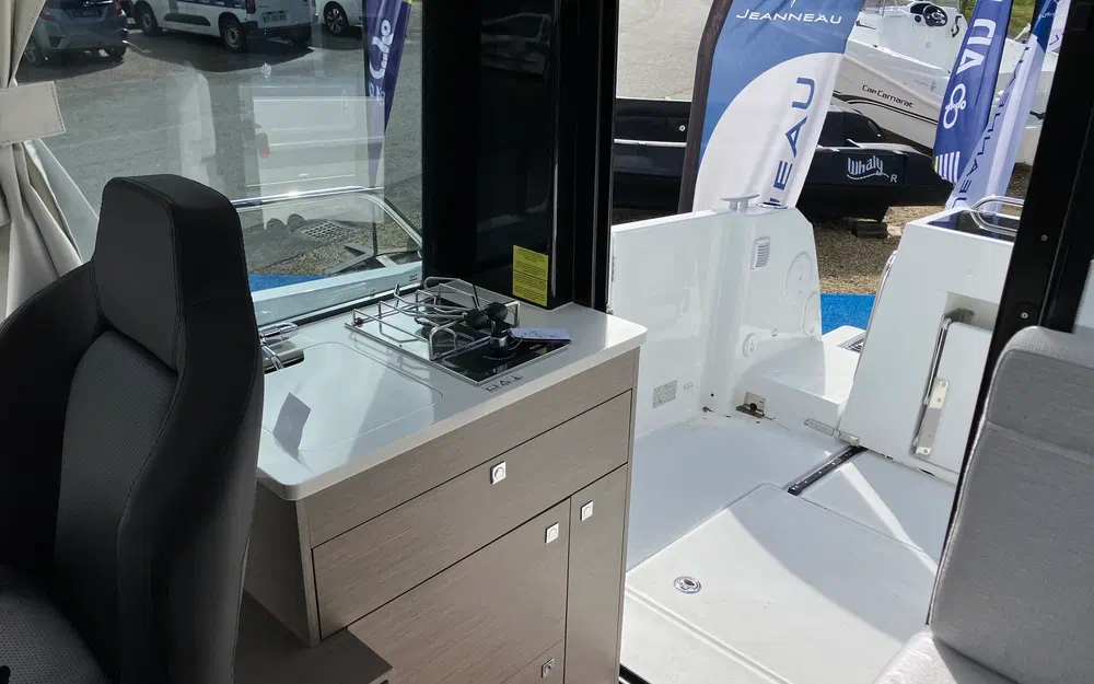 slider 8 Jeanneau MERRY FISHER 895 SPORT SERIE 2