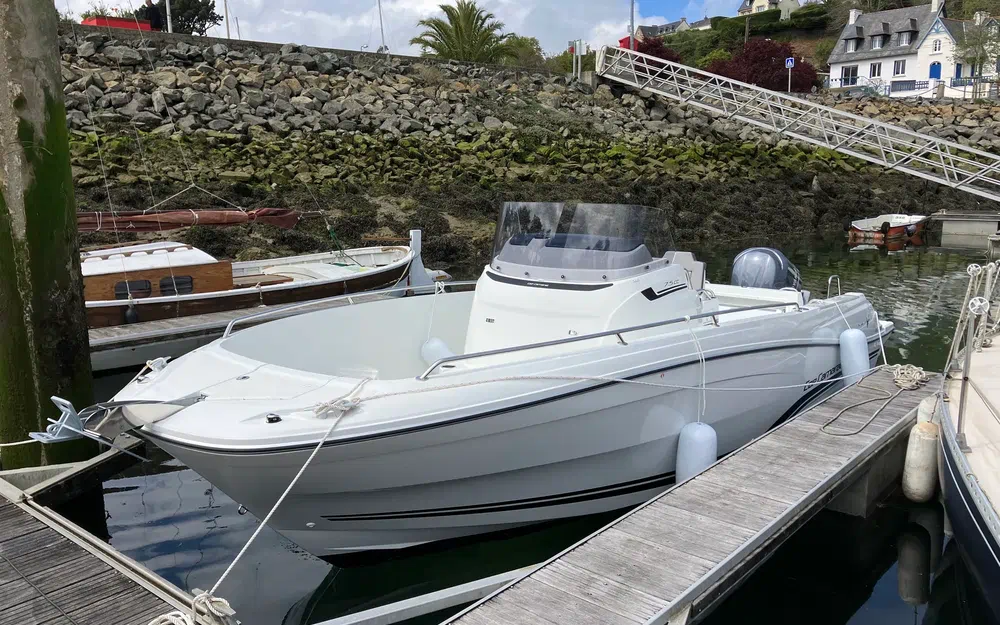 slider 3 Jeanneau CAP CAMARAT 7.5 CC SERIE 2