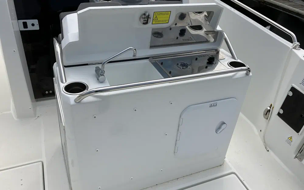 slider 6 Jeanneau CAP CAMARAT 7.5 CC SERIE 2