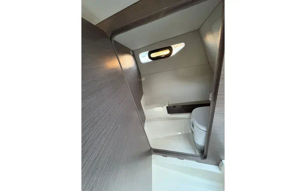 slider 9 Bayliner VR6 Cuddy