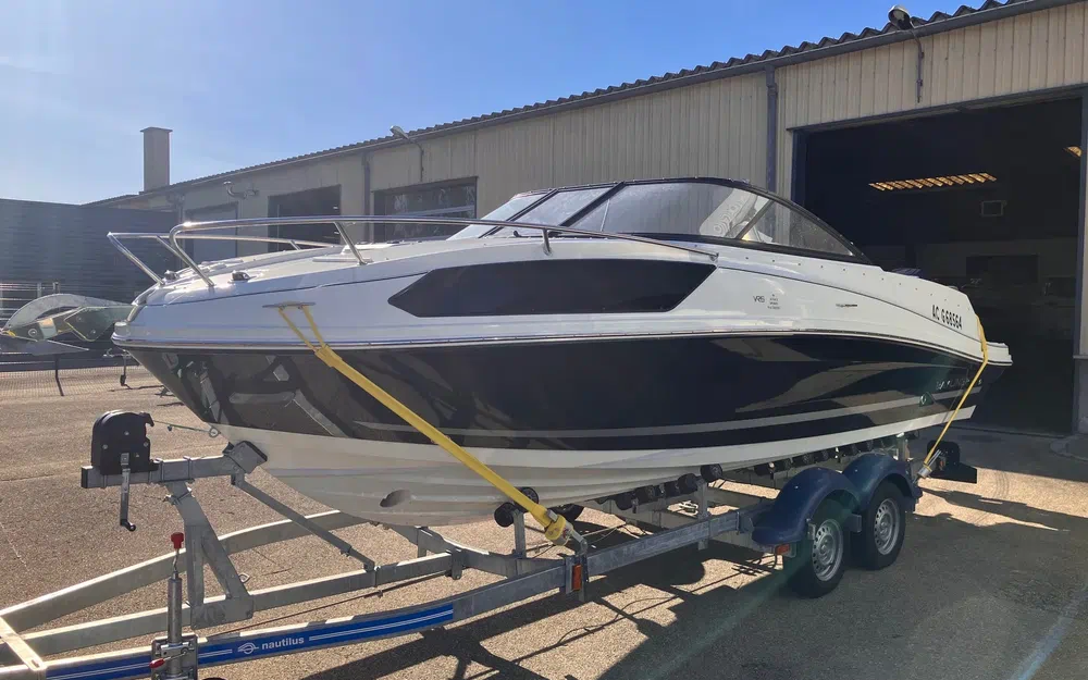 slider 1 Bayliner VR6 Cuddy