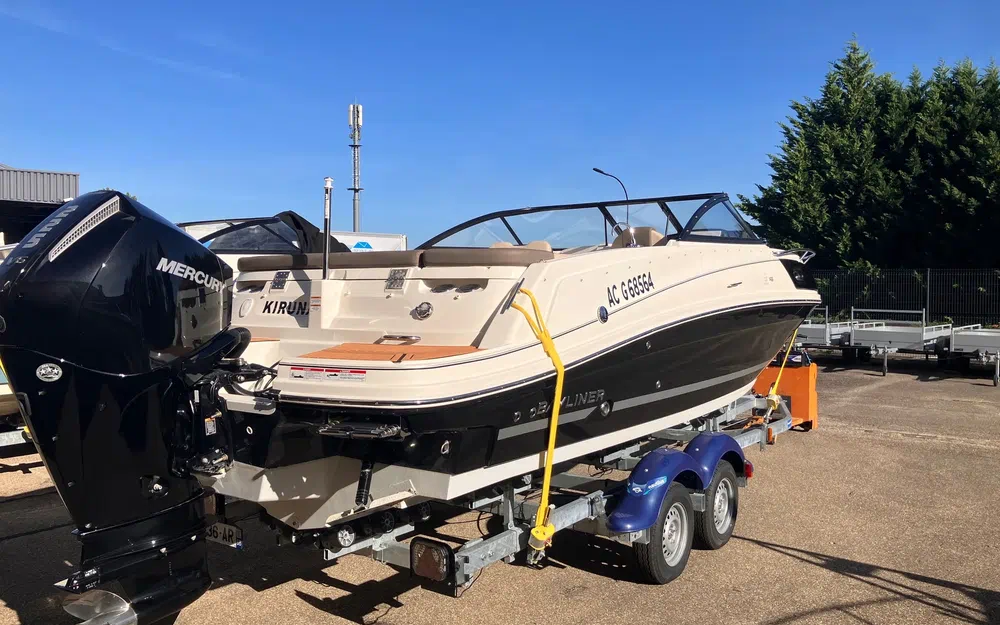 slider 4 Bayliner VR6 Cuddy