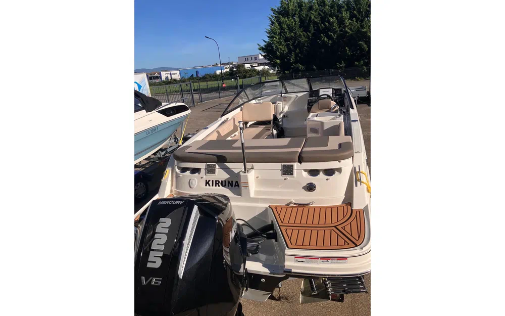 slider 5 Bayliner VR6 Cuddy
