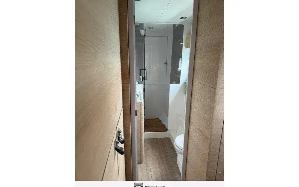 slider 10 Aventura Catamarans A37