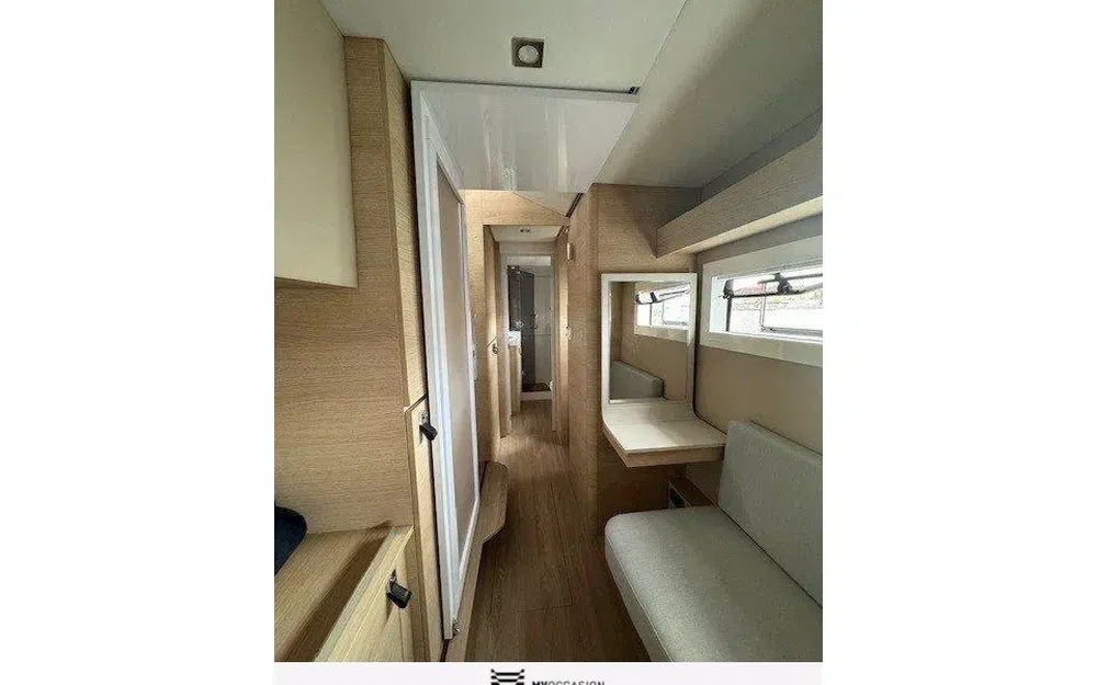 slider 11 Aventura Catamarans A37