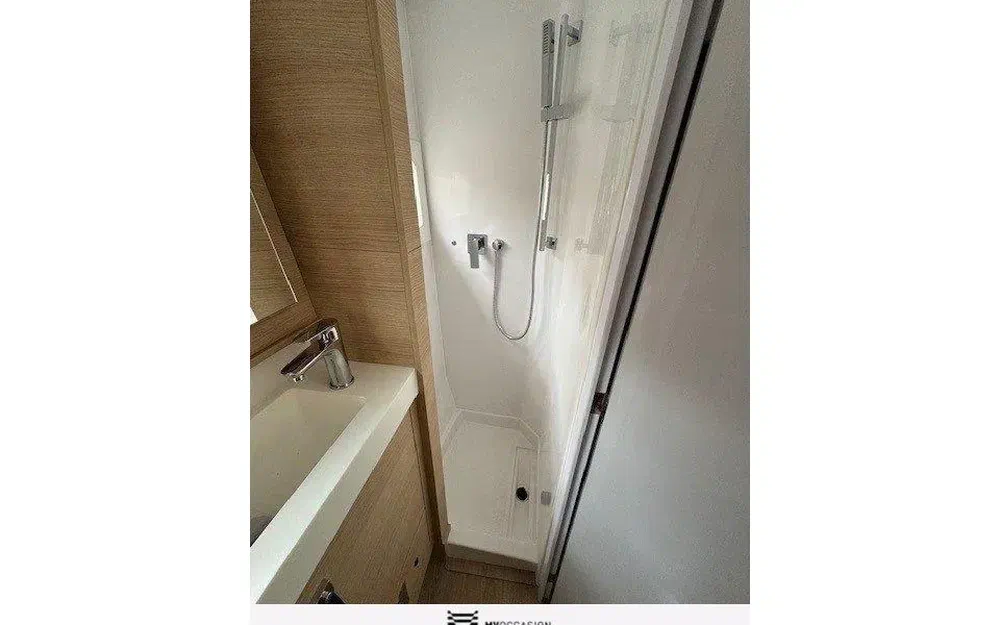 slider 13 Aventura Catamarans A37