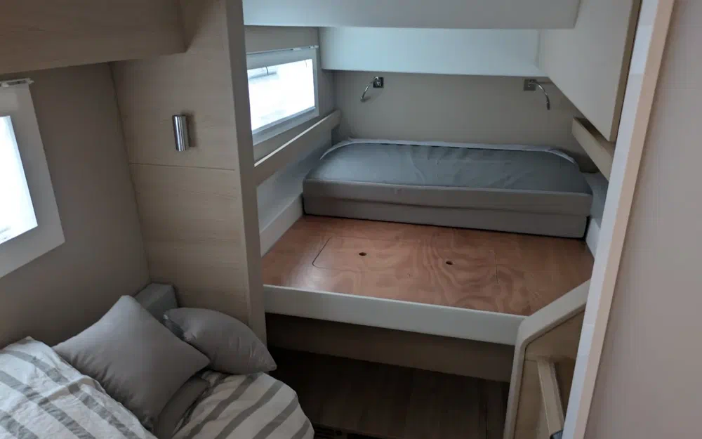 slider 14 Aventura Catamarans A37