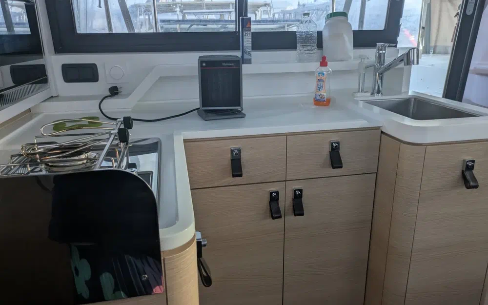 slider 18 Aventura Catamarans A37