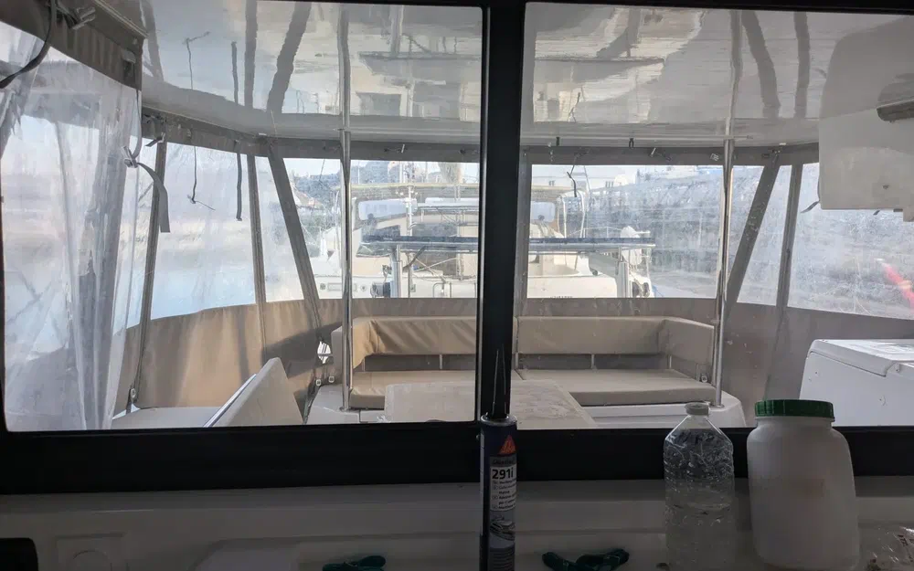 slider 19 Aventura Catamarans A37