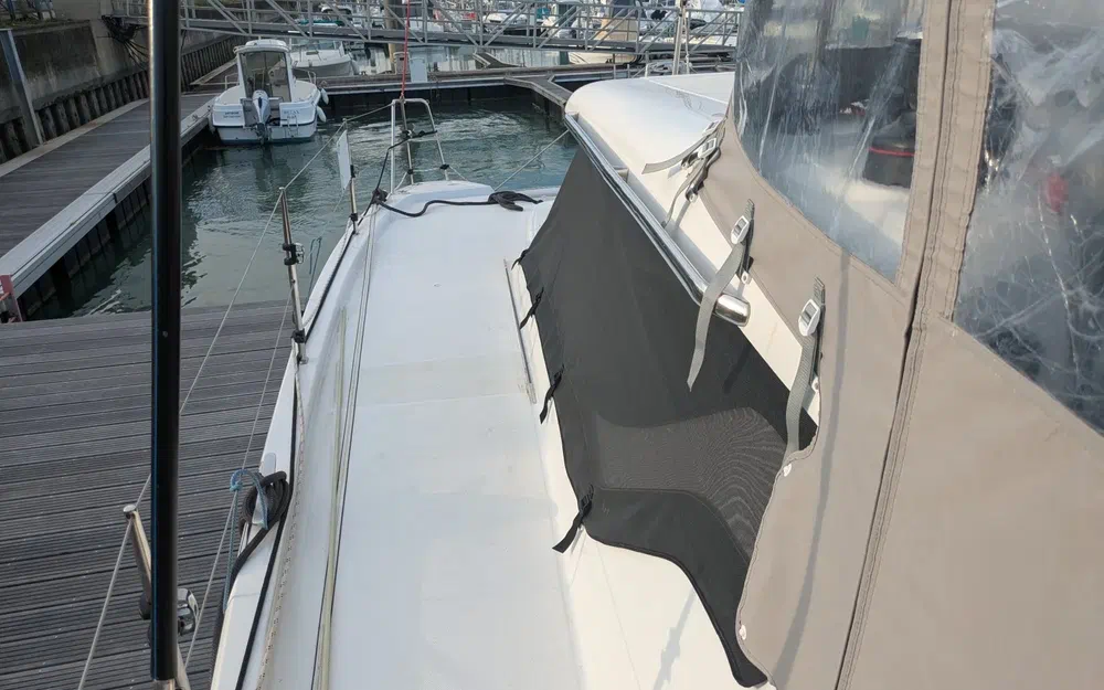 slider 27 Aventura Catamarans A37