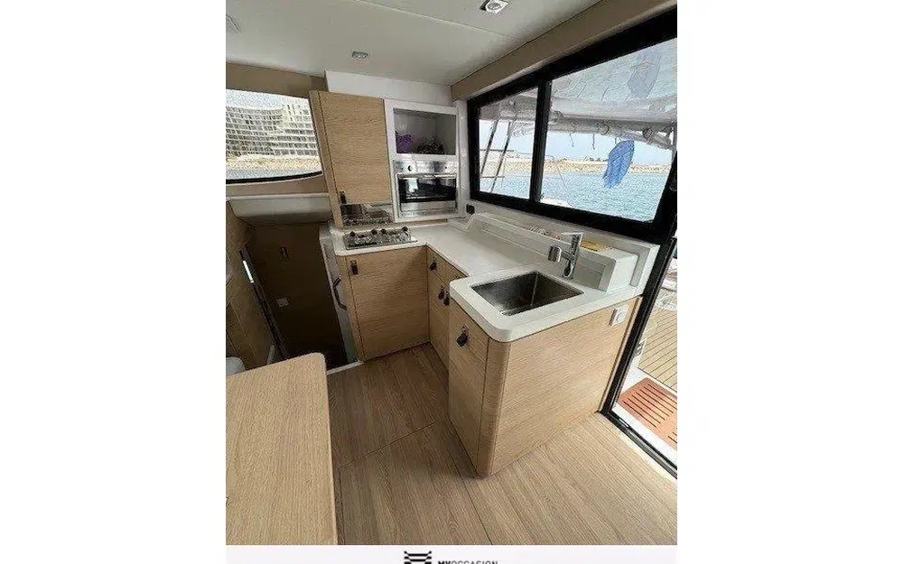 slider 7 Aventura Catamarans A37