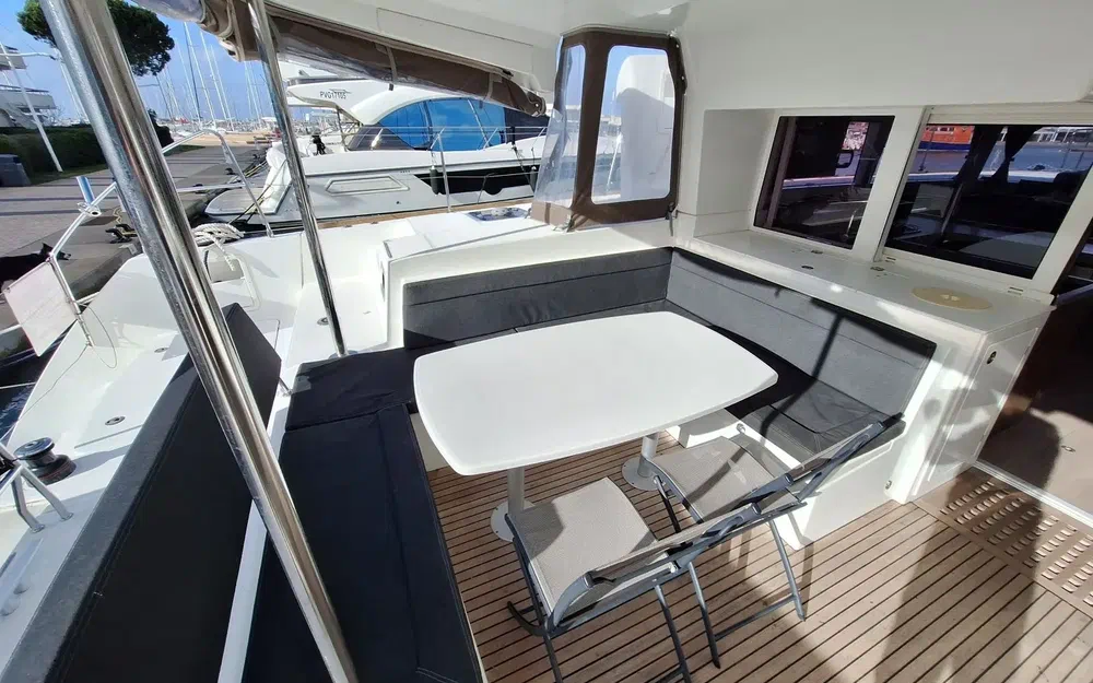 slider 1 Lagoon 450 F