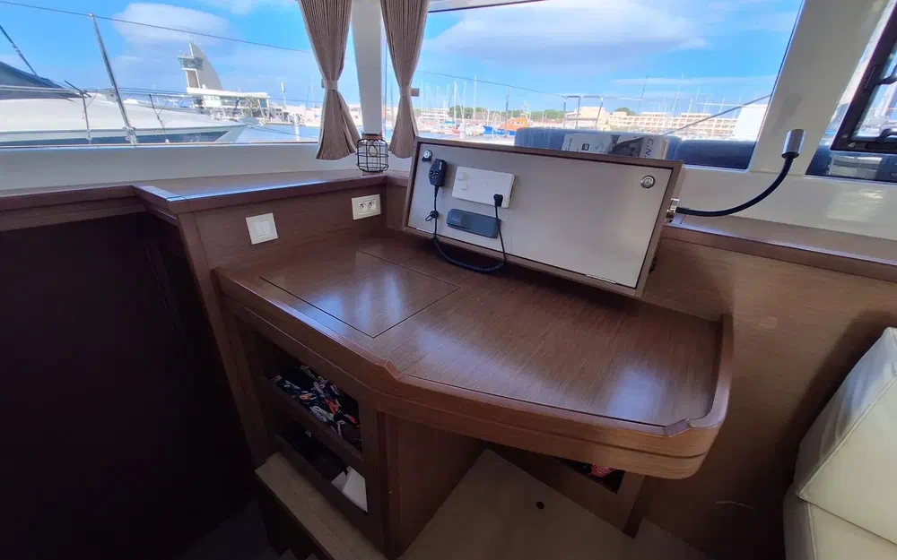 slider 4 Lagoon 450 F