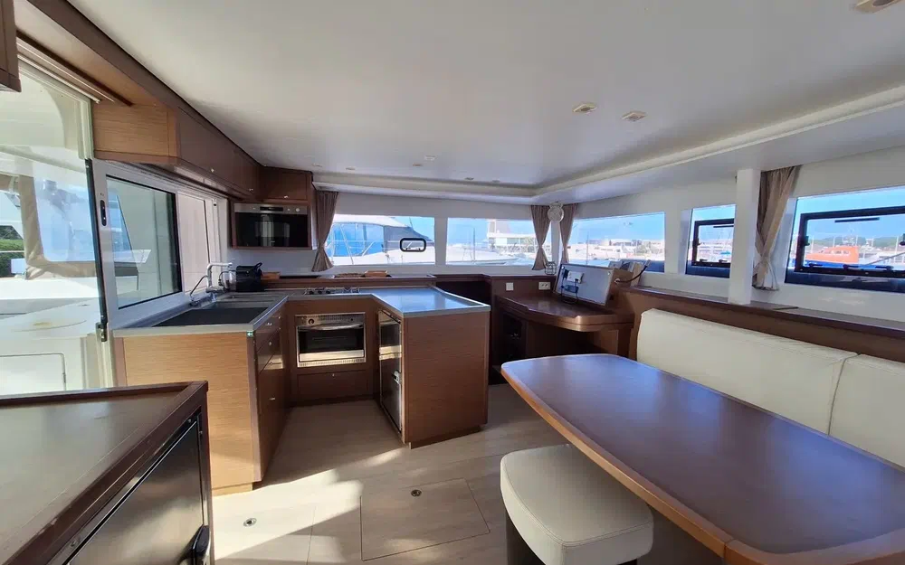 slider 6 Lagoon 450 F