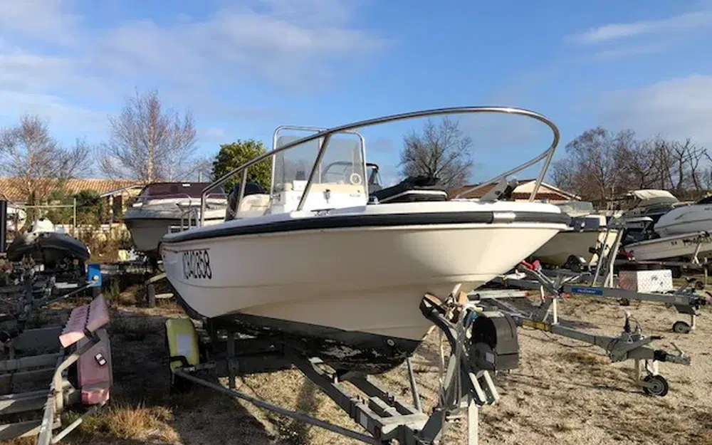 slider 1 Boston Whaler 16 Dauntless