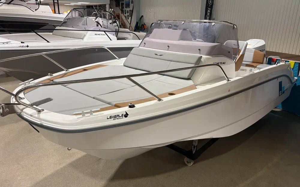 slider 3 Beneteau Flyer 6 SUNdeck
