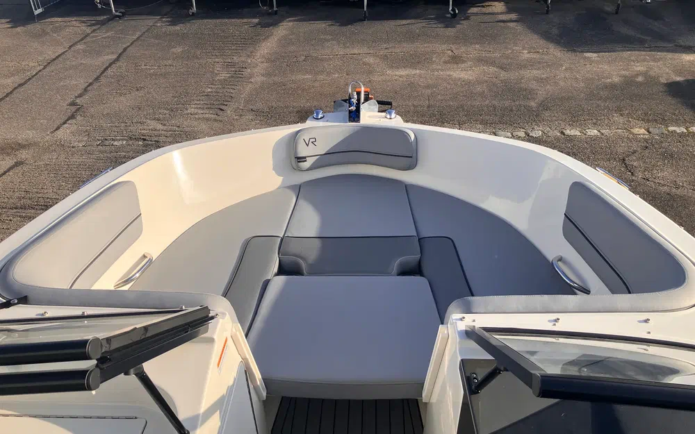 slider 10 Bayliner VR5E