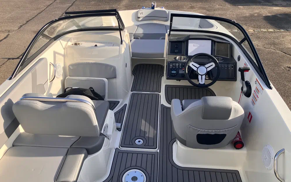 slider 6 Bayliner VR5E