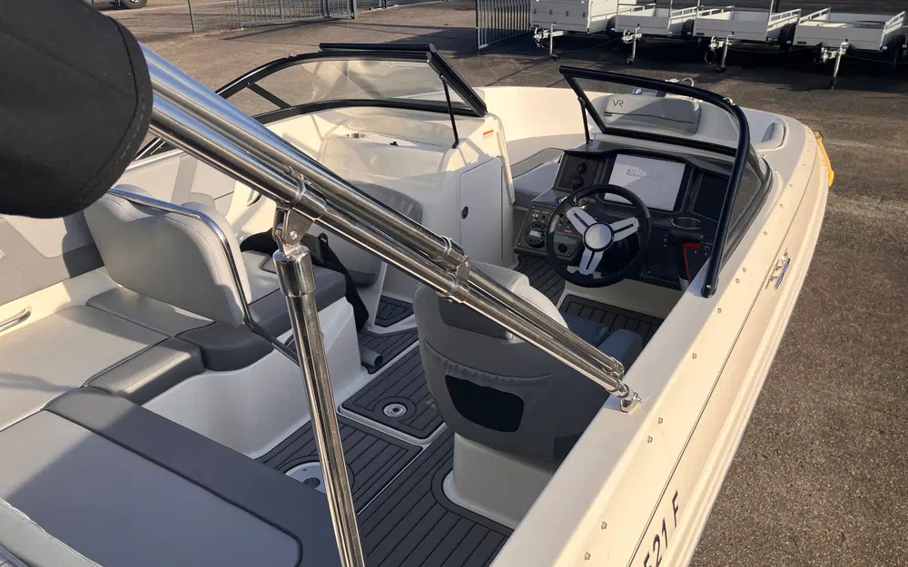 slider 7 Bayliner VR5E