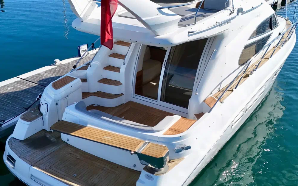 slider 1 Sealine F 42/5