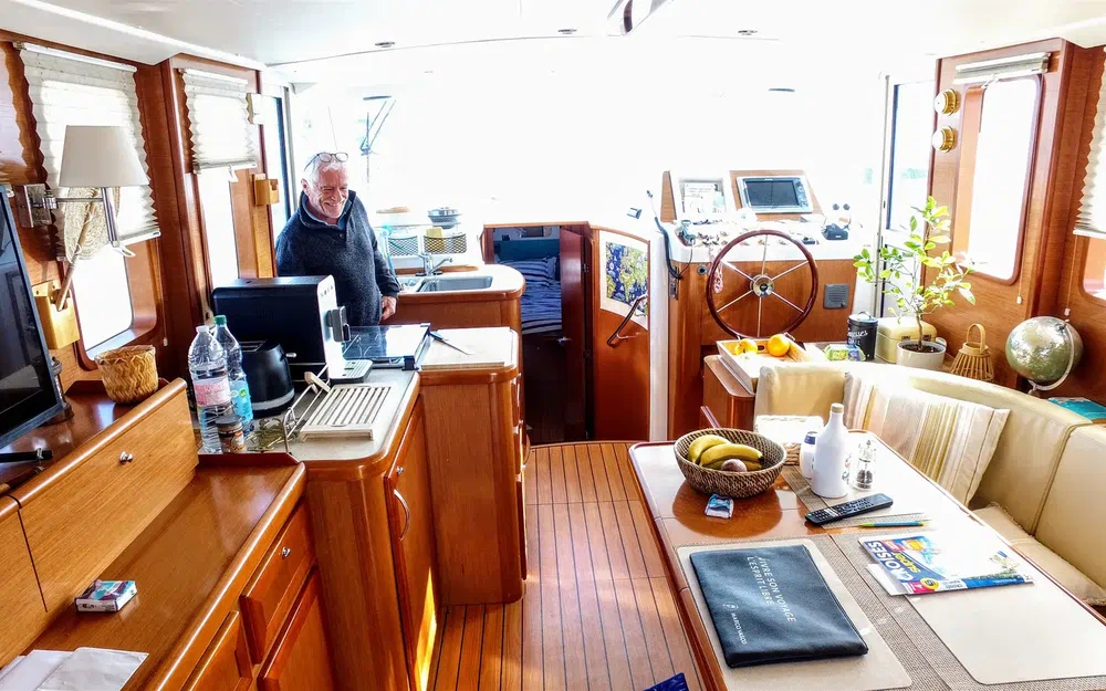slider 11 Beneteau Swift Trawler 42