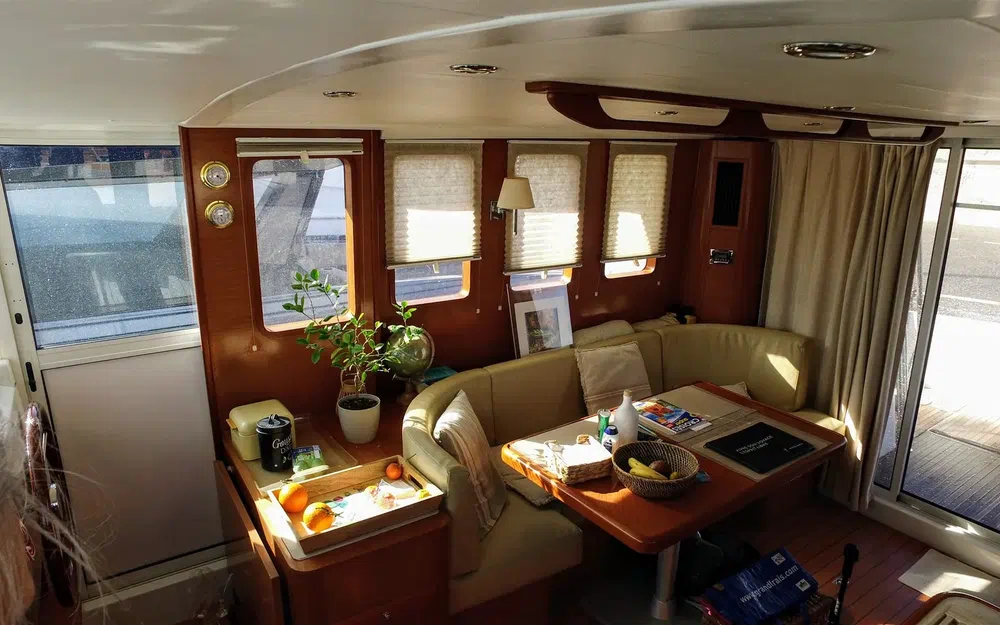 slider 13 Beneteau Swift Trawler 42