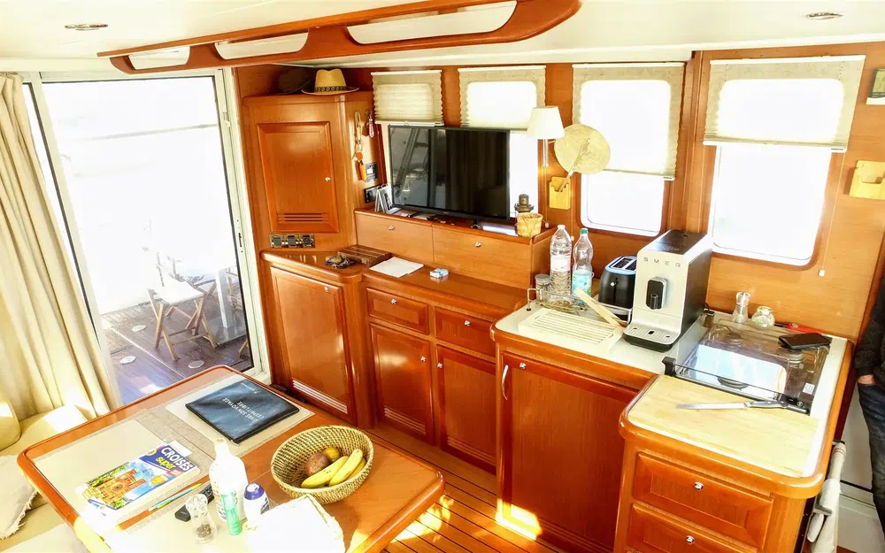 slider 14 Beneteau Swift Trawler 42