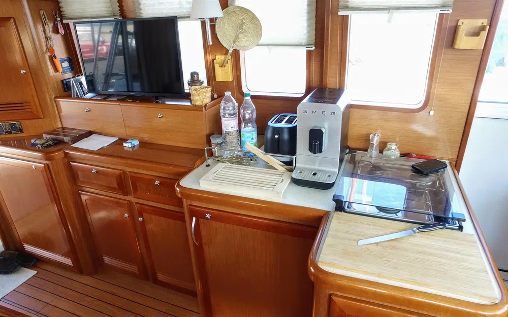 slider 16 Beneteau Swift Trawler 42