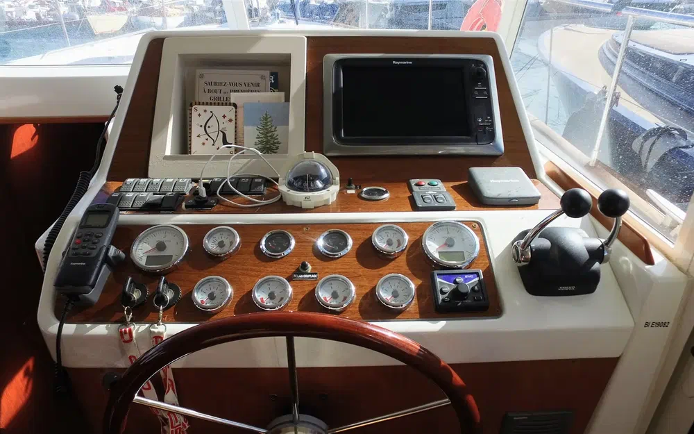 slider 18 Beneteau Swift Trawler 42