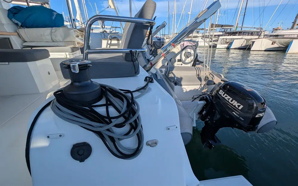 slider 19 Fountaine Pajot Astrea 42