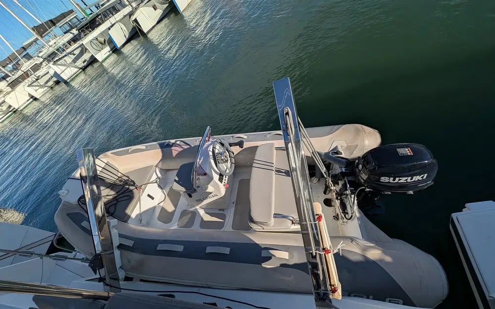 slider 20 Fountaine Pajot Astrea 42