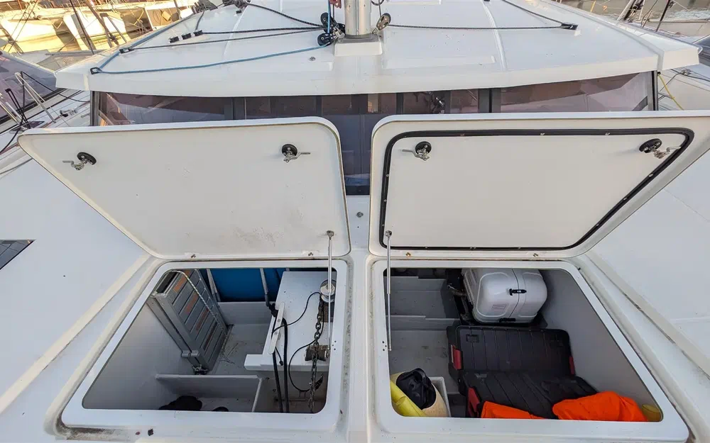 slider 21 Fountaine Pajot Astrea 42