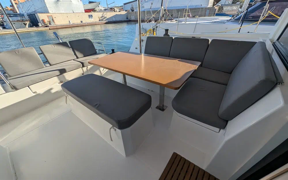 slider 7 Fountaine Pajot Astrea 42