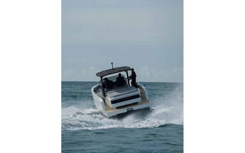 slider 15 De Antonio Yachts D29