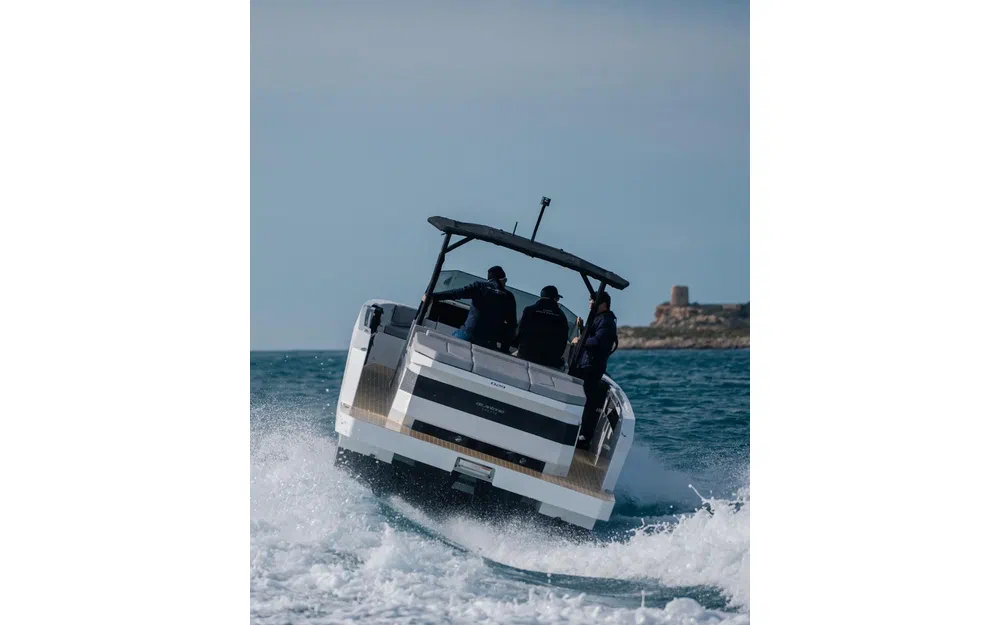 slider 16 De Antonio Yachts D29