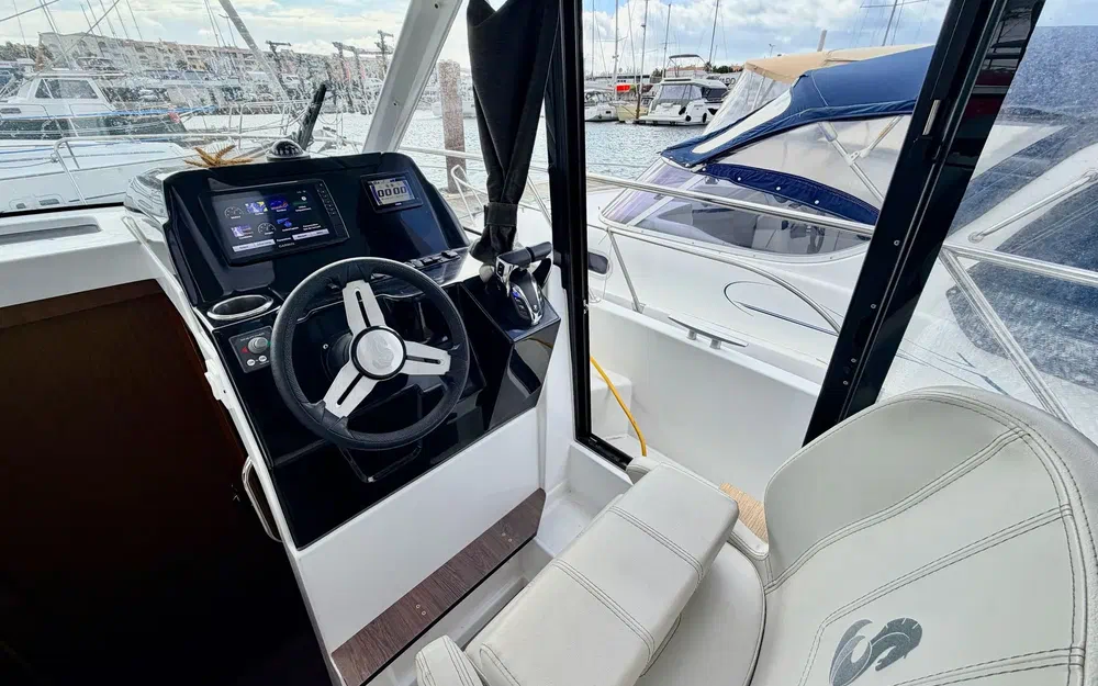 slider 13 Beneteau Antares 9 OB