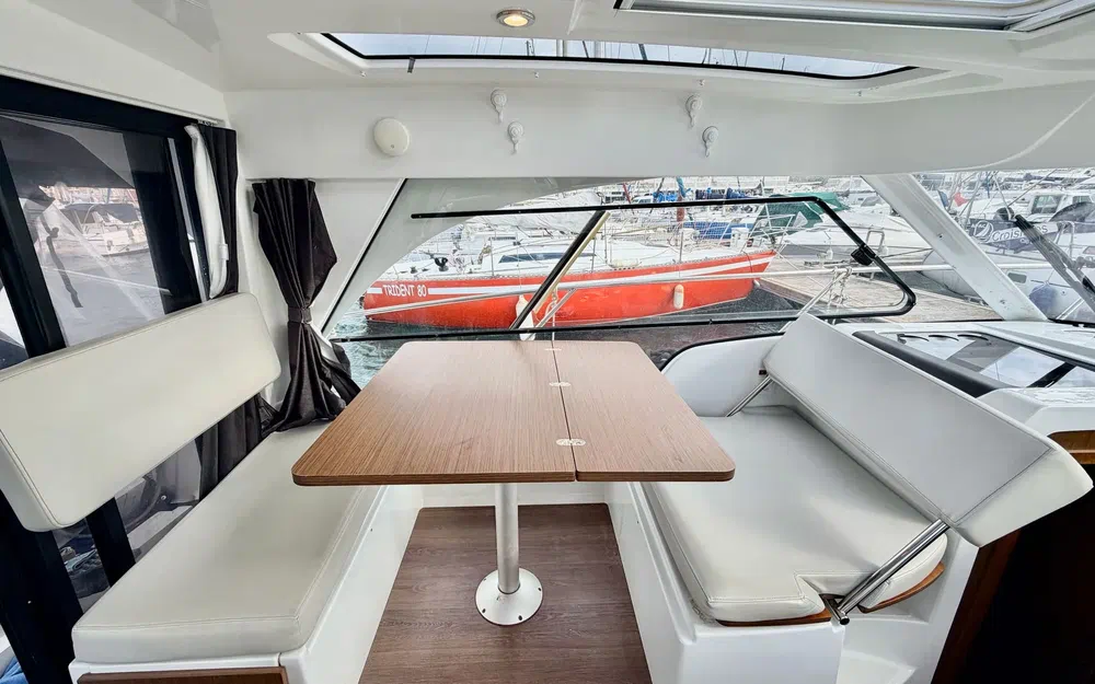 slider 5 Beneteau Antares 9 OB