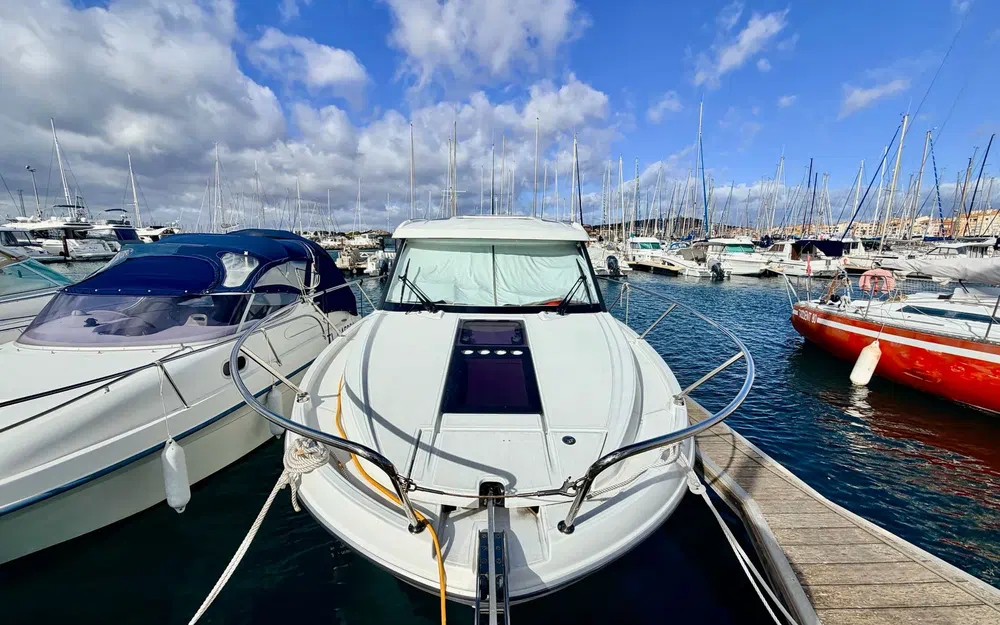 slider 1 Beneteau Antares 9 OB