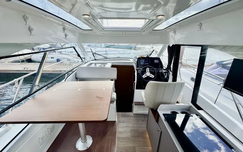 slider 4 Beneteau Antares 9 OB